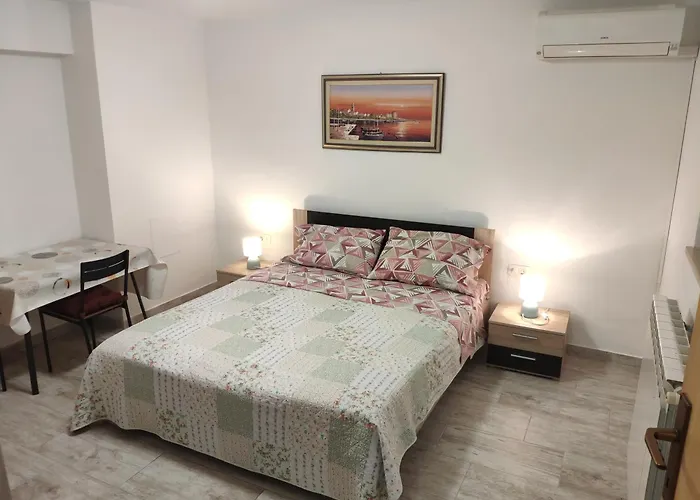 Mihaela Apartments