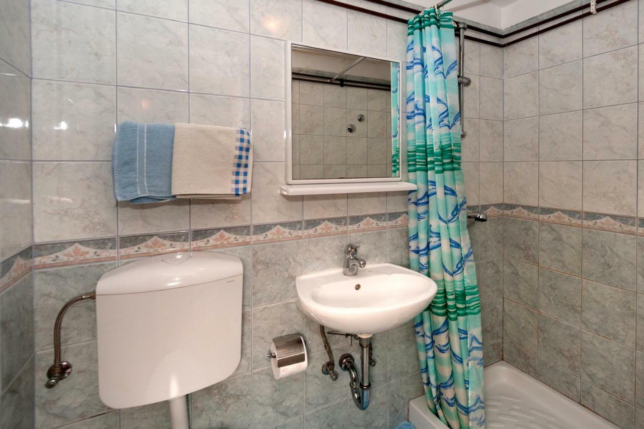 Mihaela Apartment